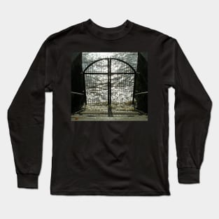 Water Gate at the Tower of London & River Thames, UK Long Sleeve T-Shirt